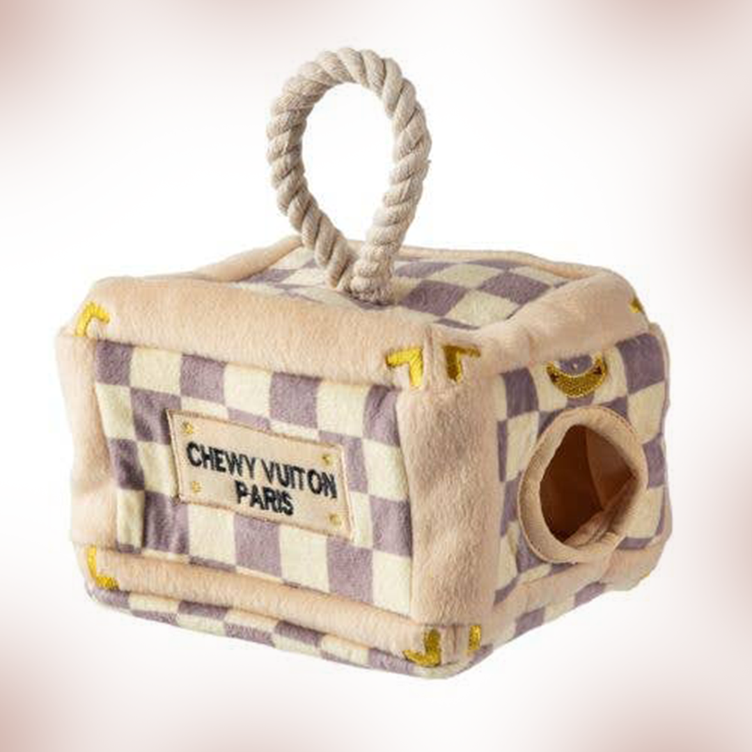 Chewy V Checker Trunk