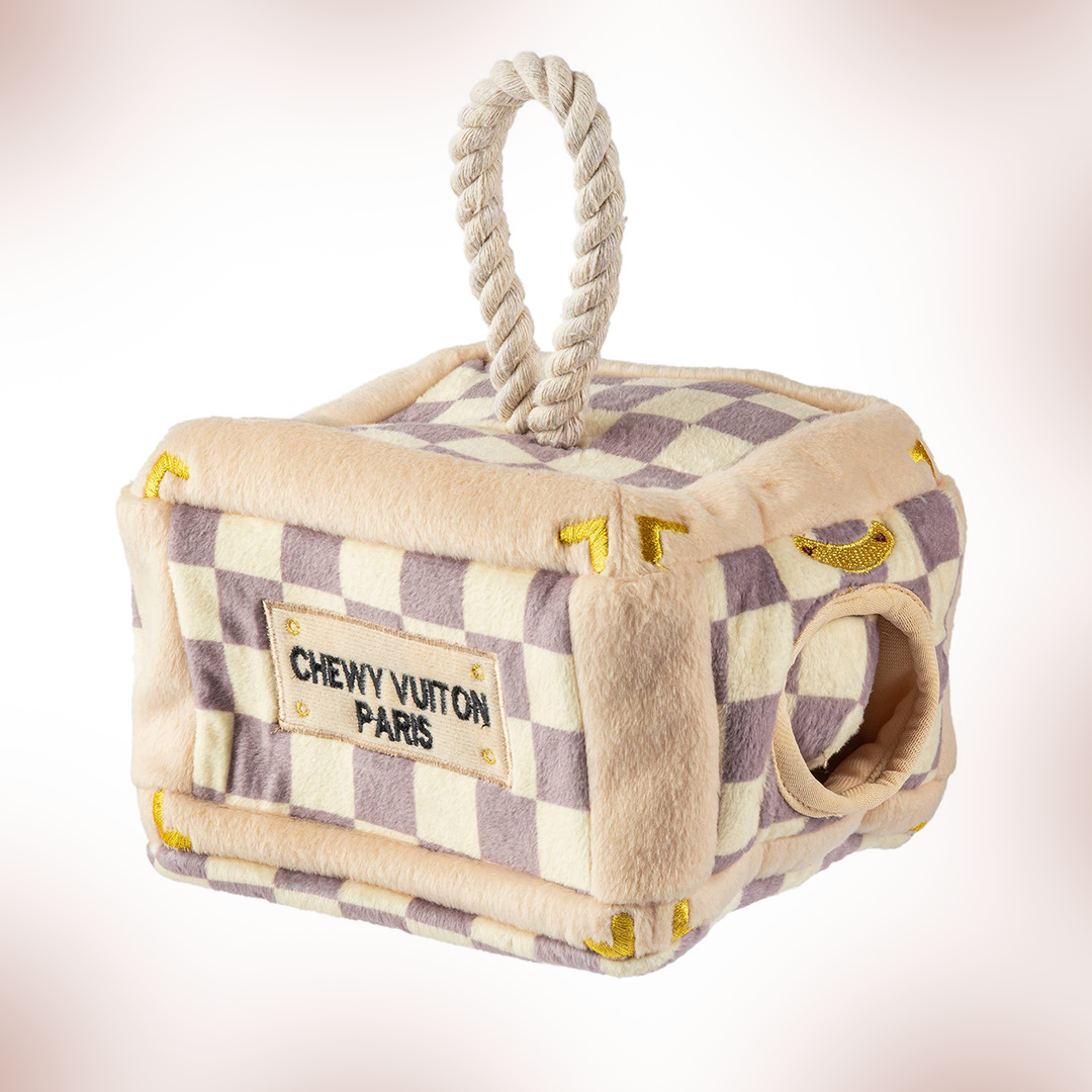 Chewy V Checker Trunk